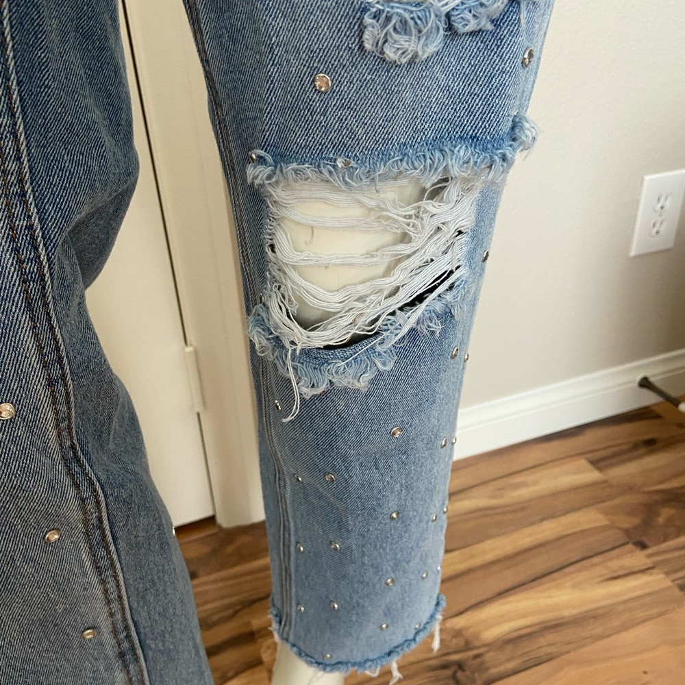 Simple Society Super High Rise Distressed Rhinestone Jeans Size 28 - Picture 5 of 11